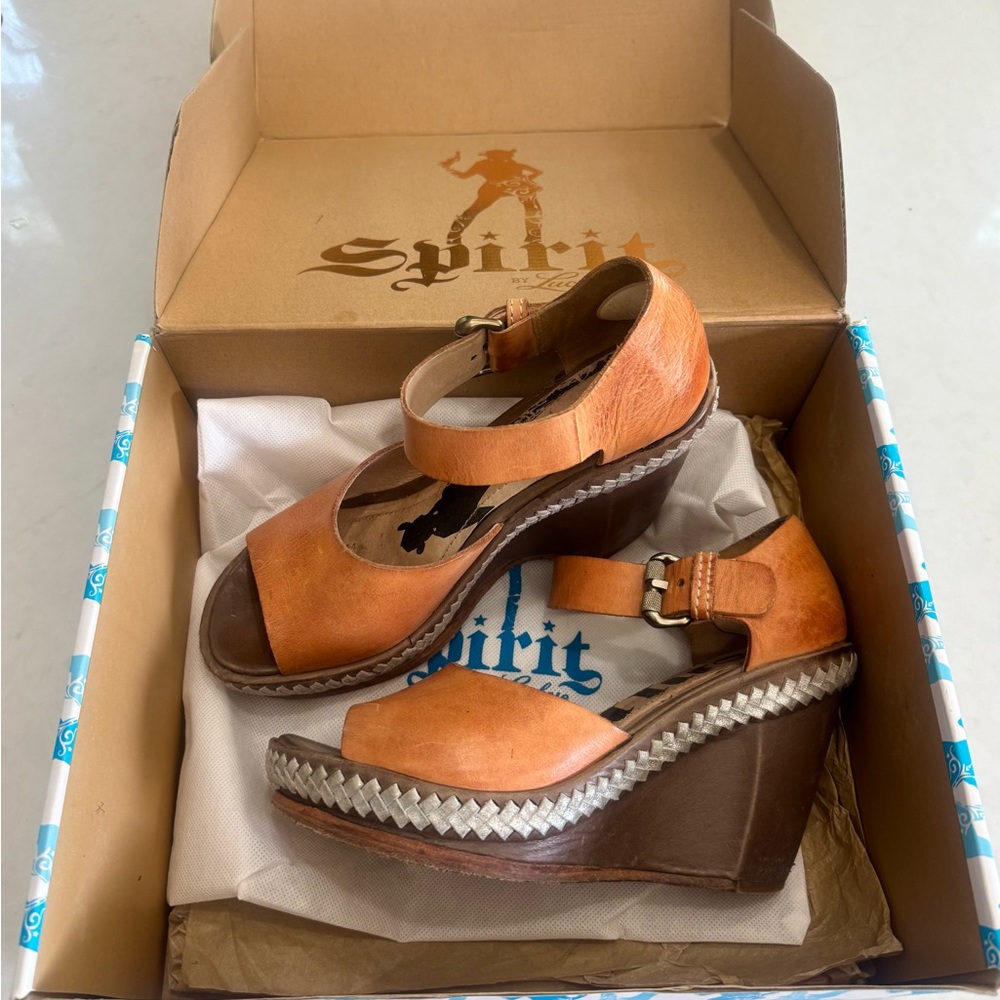 Spirit by Lucchese Wedge Leather Sandals Size 8